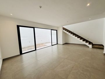 CASA EN VENTA ZONA CUMBRES GARCIA