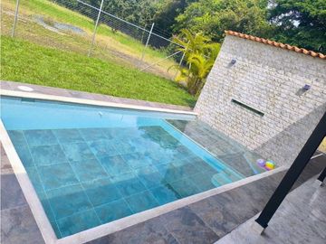 Finca nueva en venta en parcelación campestre - Santa Elena El Cerrito