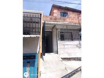 Venta de casa + apartaestudios
