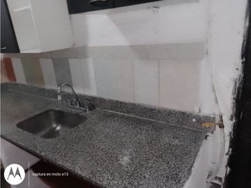 Venta de casa + apartaestudios