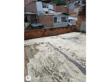 Venta de casa + apartaestudios