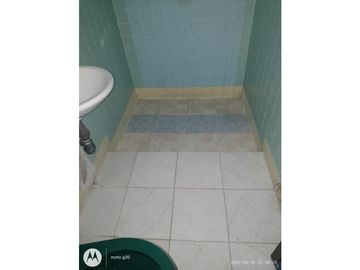 Venta de casa + apartaestudios