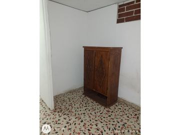 Venta de casa + apartaestudios