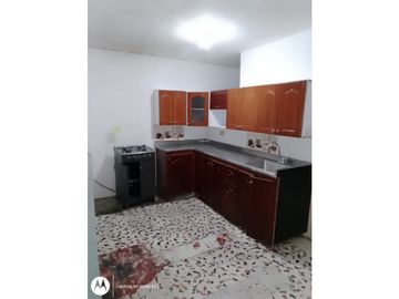 Venta de casa + apartaestudios