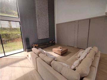 VENTA DE CASA EN CONDOMINIO VA SAN VICENTE, A 5 MIN DE LA AUTOPISTA