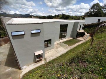 VENTA DE CASA EN CONDOMINIO VA SAN VICENTE, A 5 MIN DE LA AUTOPISTA