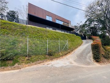 VENTA DE CASA EN CONDOMINIO VA SAN VICENTE, A 5 MIN DE LA AUTOPISTA