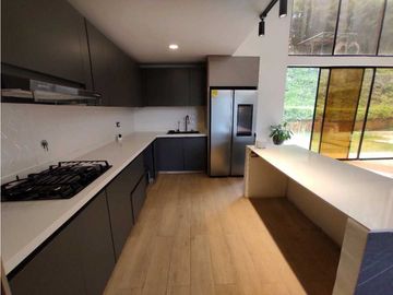 VENTA DE CASA EN CONDOMINIO VA SAN VICENTE, A 5 MIN DE LA AUTOPISTA