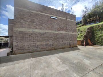 VENTA DE CASA EN CONDOMINIO VA SAN VICENTE, A 5 MIN DE LA AUTOPISTA