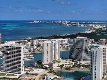 Departamento en  Venta/Renta en Aria Puerto Cancún 2 Recámaras