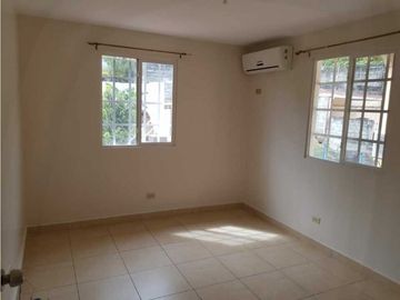 VENDO HERMOSO DUPLEX EN QUINTAS REAES(villa zaita)