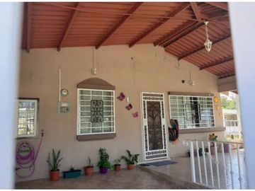 VENTA CASA ESQUINERA -  QUINTAS DEL PACFICO - CHORRERA