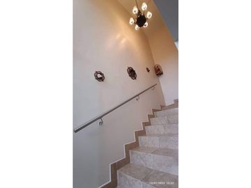 VENTA HERMOSA CASA EN ALTOS DEL ESTE- TOCUMEN