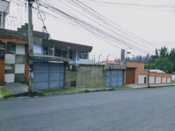 CASA EN VENTA CON 2 DPTOS INDEPENDIENTES, 1 MINI DPTO Y 3 PARQUEOS