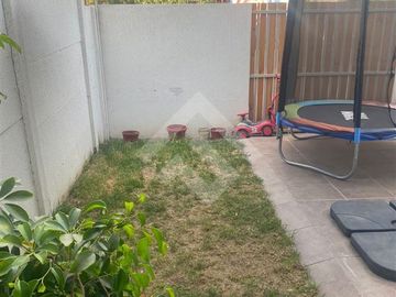 Casa en Venta en Av. El Rosal con Cordillera de la costa (Condominio TownHouse Maipu)