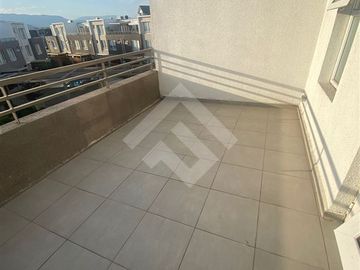 Casa en Venta en Av. El Rosal con Cordillera de la costa (Condominio TownHouse Maipu)