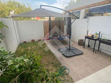 Casa en Venta en Av. El Rosal con Cordillera de la costa (Condominio TownHouse Maipu)