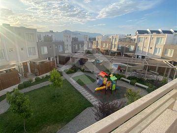 Casa en Venta en Av. El Rosal con Cordillera de la costa (Condominio TownHouse Maipu)