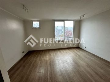 Casa en Venta en Av. El Rosal con Cordillera de la costa (Condominio TownHouse Maipu)