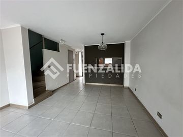 Casa en Venta en Av. El Rosal con Cordillera de la costa (Condominio TownHouse Maipu)