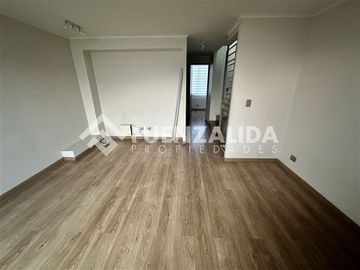 Casa en Venta en Av. El Rosal con Cordillera de la costa (Condominio TownHouse Maipu)