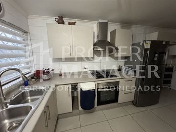 Casa en Venta en Amplia Casa 4D-4B 130m2 + Terraza + Bodega