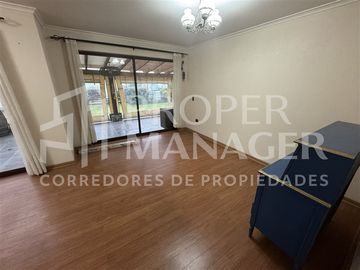 Casa en Venta en Amplia Casa 4D-4B 130m2 + Terraza + Bodega