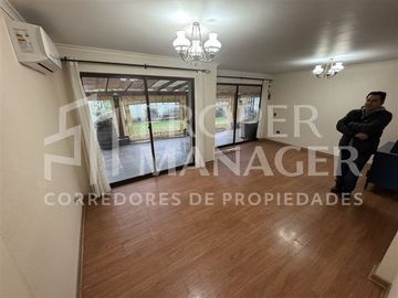 Casa en Venta en Amplia Casa 4D-4B 130m2 + Terraza + Bodega