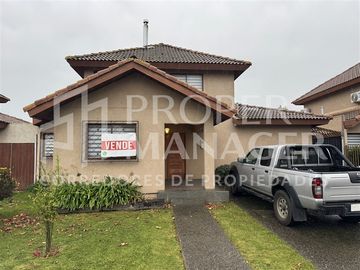 Casa en Venta en Amplia Casa 4D-4B 130m2 + Terraza + Bodega