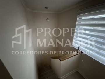 Casa en Venta en Amplia Casa 4D-4B 130m2 + Terraza + Bodega