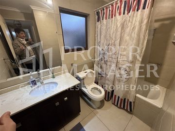 Casa en Venta en Amplia Casa 4D-4B 130m2 + Terraza + Bodega