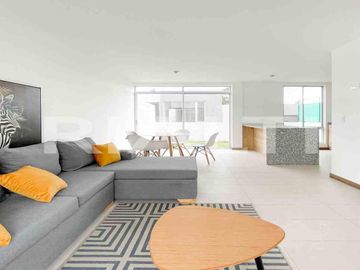 Casa en venta a estrenar, crédito VIP, sector TUMBACO