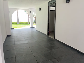 ESPECTACULAR CASA A SÓLO MINUTOS DE C.U , BLVD VALSEQUILLO Y LAS TORRES