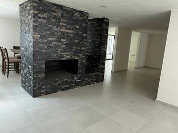 ESPECTACULAR CASA A SÓLO MINUTOS DE C.U , BLVD VALSEQUILLO Y LAS TORRES