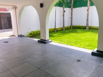 ESPECTACULAR CASA A SÓLO MINUTOS DE C.U , BLVD VALSEQUILLO Y LAS TORRES