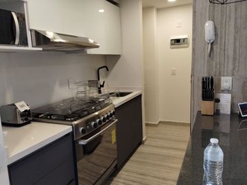 Depa exterior con amplio balcon en oportunidad, Del Valle