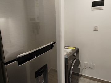 Depa exterior con amplio balcon en oportunidad, Del Valle