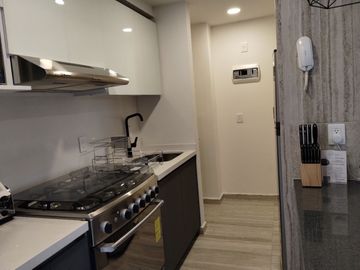 Depa exterior con amplio balcon en oportunidad, Del Valle
