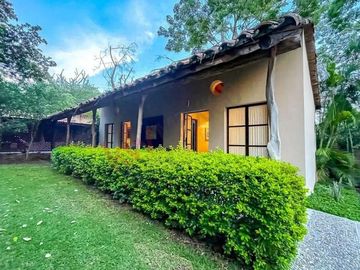 Se vende Finca en Tehuixtla Morelos.- Conoce la naturaleza de Morelos.-