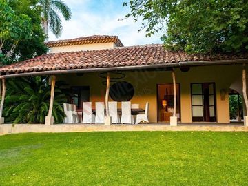 Se vende Finca en Tehuixtla Morelos.- Conoce la naturaleza de Morelos.-