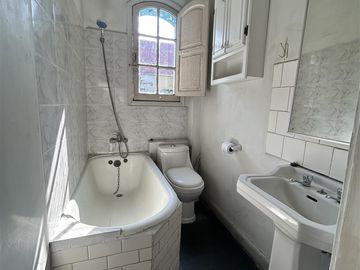 Oportunidad Vendo Casa Santiago Centro 3d,1b,livg, Comedor