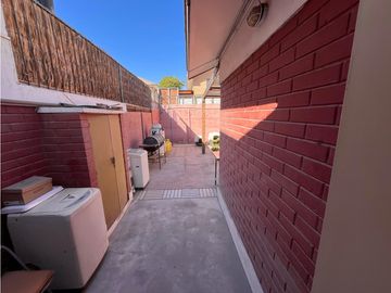 SE VENDE CASA ESQUINA EN VILLA EL INGLES