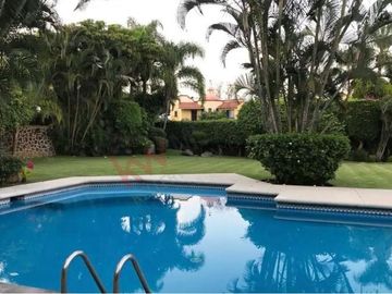 Renta de casa recién remodelada y amueblada en Sumiya!!