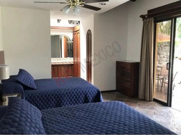 Renta de casa recién remodelada y amueblada en Sumiya!!