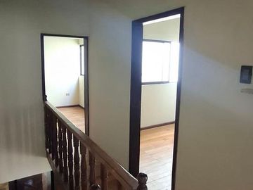 VENTA Casa Principal   Tres Casas Secundarias, Mitad del Mundo