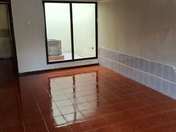 VENTA Casa Principal   Tres Casas Secundarias, Mitad del Mundo