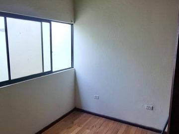 VENTA Casa Principal   Tres Casas Secundarias, Mitad del Mundo