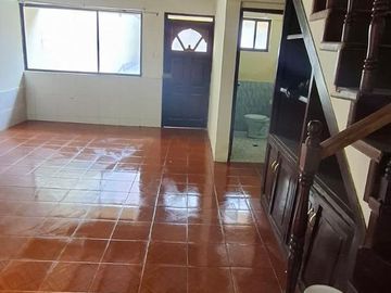 VENTA Casa Principal   Tres Casas Secundarias, Mitad del Mundo