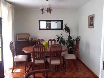 Casa 4D + 2B + 2E en Villa Macul