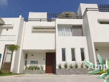 CASA EN VENTA EN COND. EXCLUSIVO BELONA MANZANILLO COLIMA